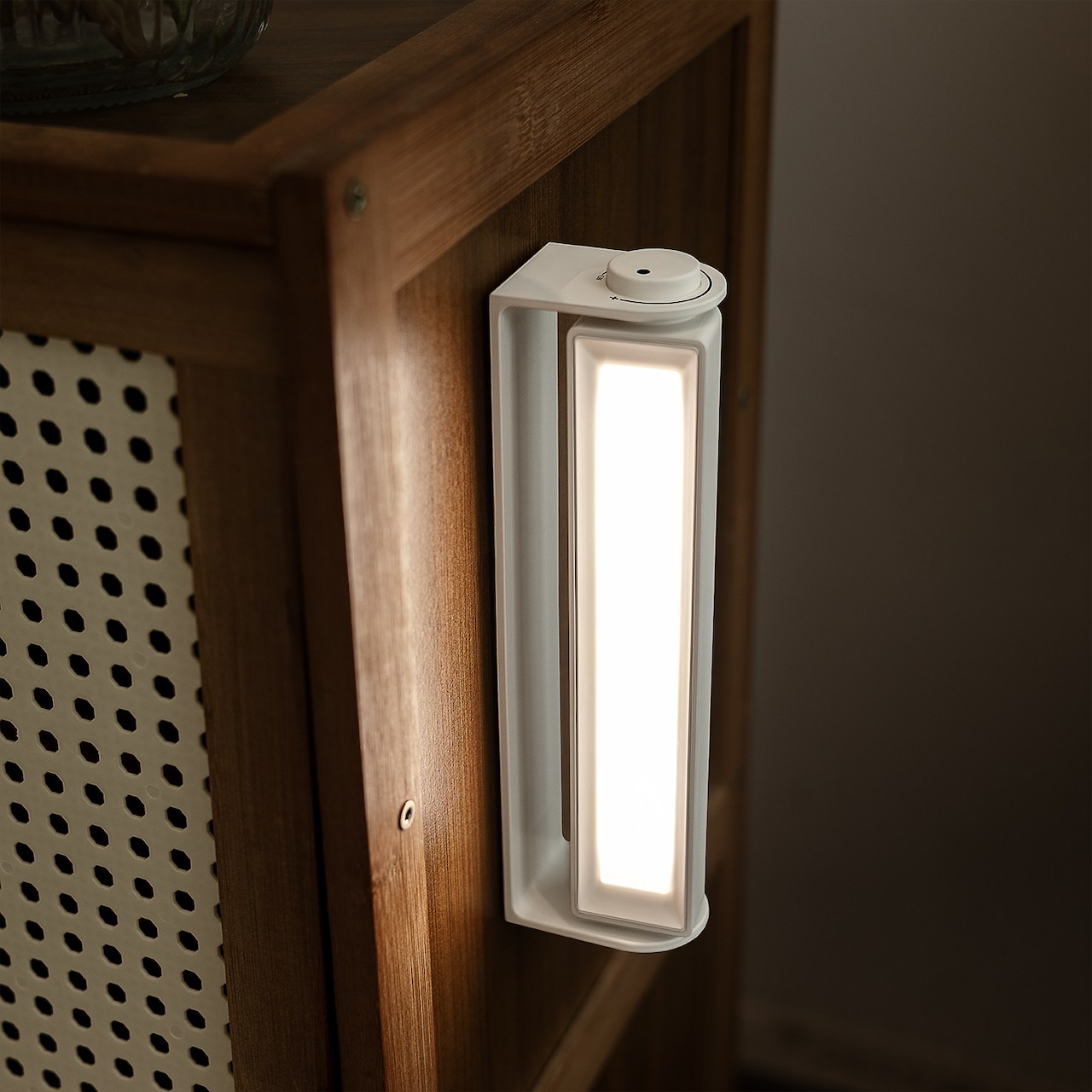 Barra de luz LED recargable magnética giratoria para lectura - Virtue